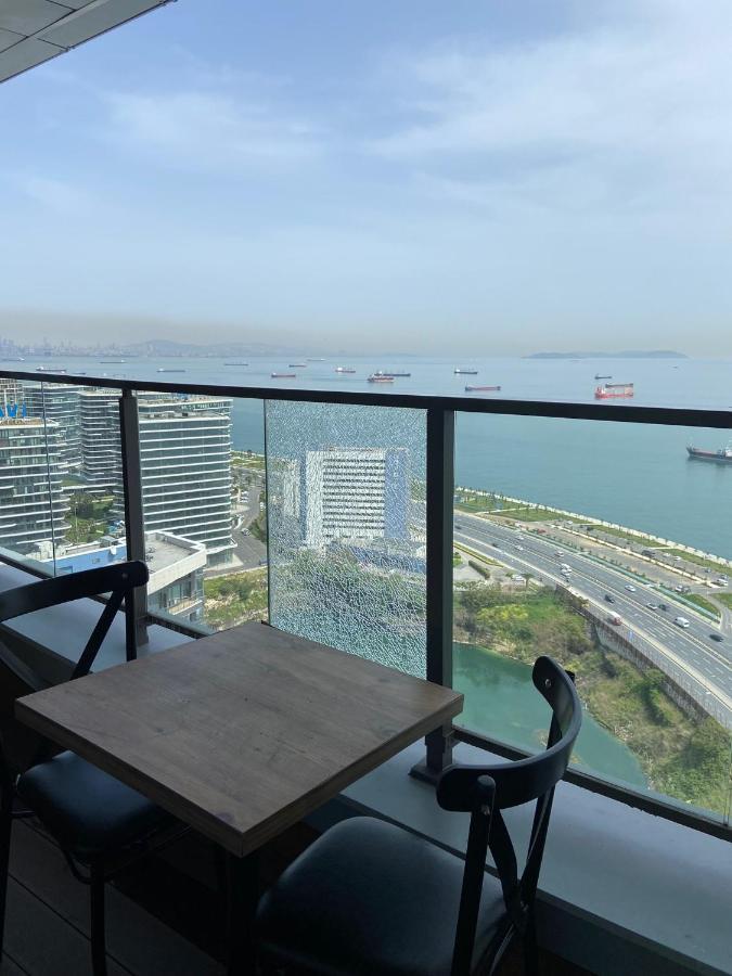 Kaplan 353 * İstanbul